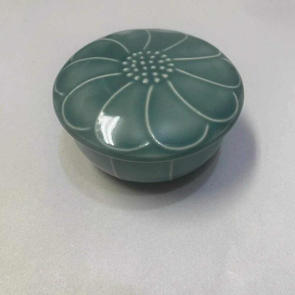 Ceramic Lotus Leaf Incense Holder Lidded Trinket Box